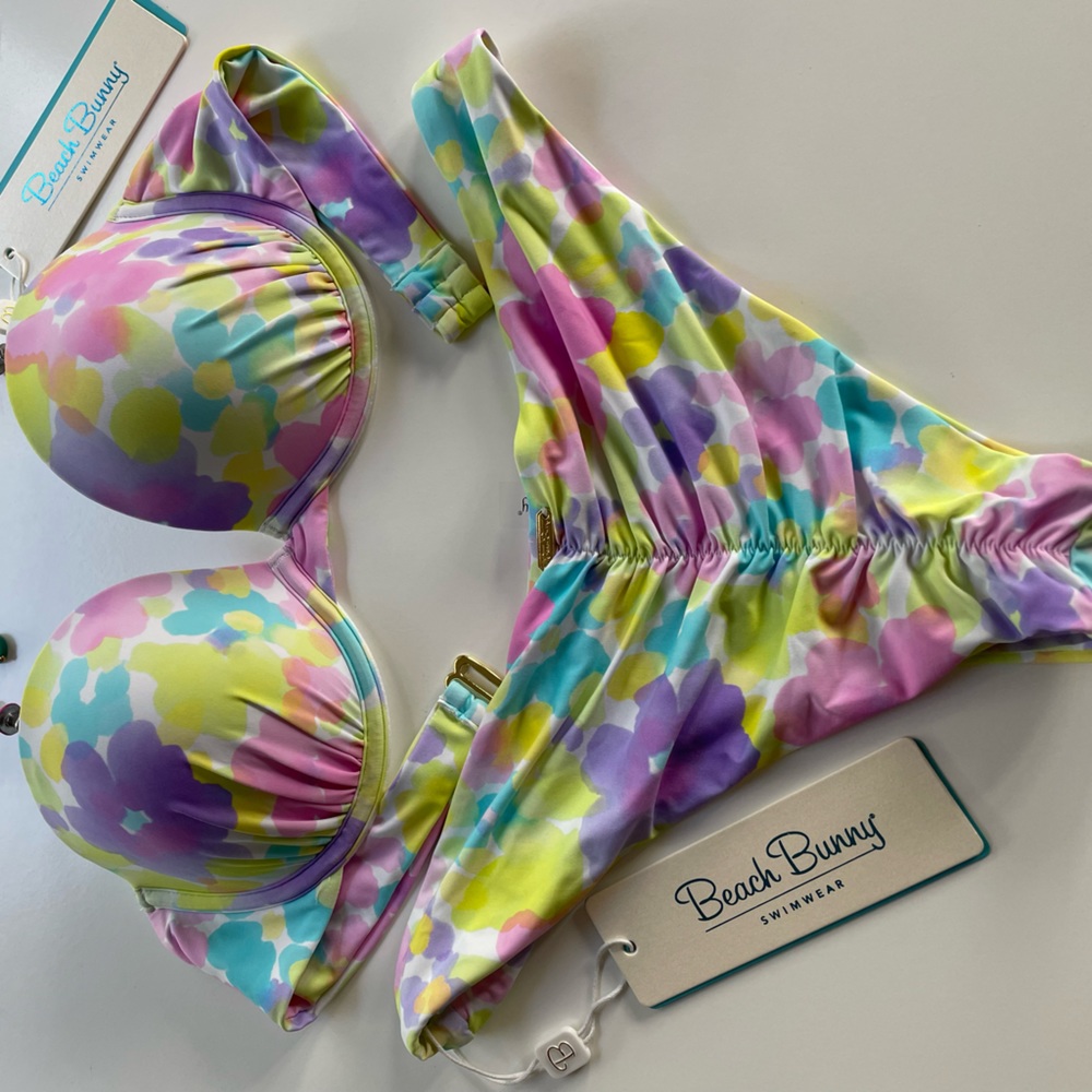 Cute multicolored bikinis with wired push up top and skimpy bottom.